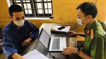 Nam công nhân cho nhiều đồng nghiệp vay tiền lãi suất “cắt cổ”