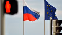 Bloomberg: EU cân nhắc dỡ bỏ lệnh trừng phạt một số công dân Nga