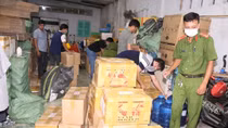 Triệt phá vụ pha chế, đóng gói thuốc nuôi trồng thủy sản giả lớn