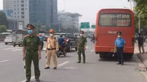 Xe "rùa bò" chèo kéo khách: chặn đằng này, "bò" đằng kia!