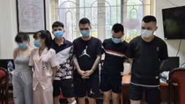 Bắt quả tang 8 đối tượng mở tiệc ma tuý "bay lắc" trong căn hộ chung cư