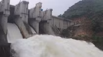 Mưa lớn, hồ thủy điện chứa hơn 820 triệu m3 ở Huế xả nước