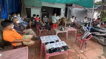 16 người tụ tập ở quán giải khát để tham gia cá độ qua mạng