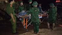 Ba người tử vong do sập tường nhà
