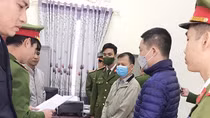 Bắt Giám đốc chi nhánh văn phòng đất đai huyện Lục Ngạn