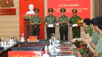 Khen thưởng đột xuất nhiều đơn vị Công an có thành tích xuất sắc