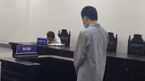 Tấn công người trong họ vì tức tối lời nói khi ăn cỗ