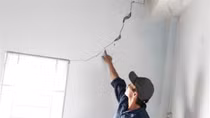 Sớm hỗ trợ nhà dân bị nứt do thi công đập hạ lưu sông Dinh
