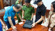 Khi những “yêng hùng” thích nói chuyện bằng… súng!
