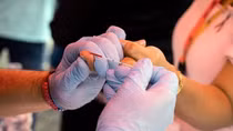 Vaccine HIV thử nghiệm cho kết quả khả quan