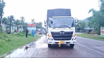 Tạm giữ hình sự tài xế lùi xe tải tông chết ba mẹ con đi xe máy