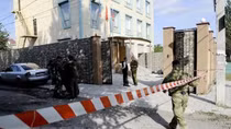 Ukraine ban bố tình trạng khẩn cấp toàn lãnh thổ
