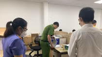 Phá két sắt khi khám xét Tập đoàn AIC Group, thu giữ nhiều tài liệu quan trọng