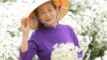 Nhà thơ Đặng Nguyệt Anh: Sao lắm tơ vương hỡi lòng