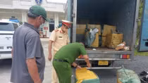 4 tấn nầm lợn thối trên đường đi tiêu thụ bị phát hiện
