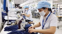 Người lao động chật vật trước cảnh giá tăng, lương “đóng băng”!