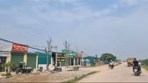 Ẩn họa từ những công trình “mọc” sát chân đê sông Hồng