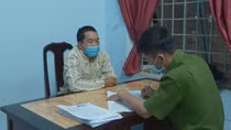 Gã thợ xây nhiều lần giở trò với bé gái con chủ nhà