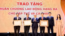 Đảng và Nhà nước hết sức quan tâm để giáo viên yên tâm gắn bó với nghề