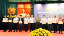 Phát triển khoa học, công nghệ, phục vụ hiệu quả công tác công an