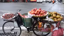 Hà Nội lắp đặt máy bán hàng tự động, dần thay thế hàng rong