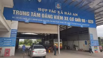 Đình chỉ 2 trung tâm đăng kiểm kiểm định xe cũ nát đưa đón công nhân