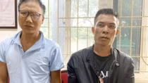 Giấu ma tuý dưới vành mũ để mang bán