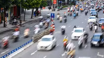 Đường Nguyễn Trãi sáng đầu tuần "hạ nhiệt" ùn tắc sau phân làn
