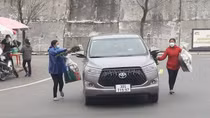 Chèo kéo khách ở Ngã ba Đồng Lộc