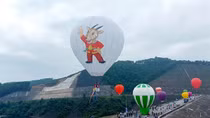 Chiêm ngưỡng màn trình diễn khinh khí cầu chào mừng SEA Games 31 tại Hà Tĩnh