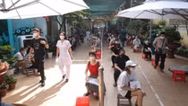 Hà Nội bổ sung 195.000 ca COVID-19, đứng đầu cả nước