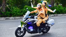 CSGT ứng trực 100% quân số, xử lý nghiêm xe lợi dụng phù hiệu ưu tiên