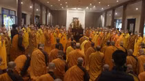 Hàng ngàn tăng ni, phật tử tham dự lễ nhập kim quan Thiền sư Thích Nhất Hạnh