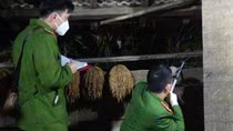 Khởi tố vụ án bố chồng bắn con dâu rồi tự sát