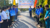 Thanh niên tình nguyện góp sức xây dựng nông thôn mới