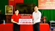 “Tình thương cho em” của tập thể người lao động Agribank Chợ Gạo