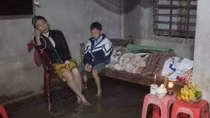 Lật ghe giữa cánh đồng ngập nước lũ, người đàn ông chết đuối thương tâm