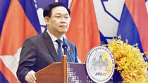 Chủ tịch Quốc hội: Tinh thần đoàn kết giúp con thuyền ASEAN vượt qua sóng cả
