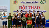 Sôi nổi Hội thao kỷ niệm 60 năm Ngày truyền thống lực lượng CSND