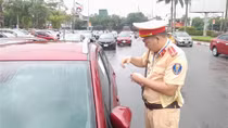 Hàng trăm phương tiện nhận thông báo phạt nguội vì đậu, đỗ sai quy định