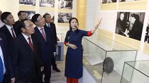 Khắc họa quan hệ hữu nghị vĩ đại giữa hai nước Việt Nam - Lào