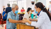 Nutrilite cùng Hội chữ thập đỏ TP Hồ Chí minh khám bệnh miễn phí cho dân
