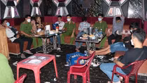 Xử lý nhóm thanh niên tổ chức "bay lắc" trong quán karaoke