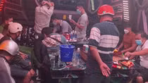 Nhóm thanh niên phê ma túy trong quán karaoke