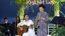 Ca sĩ Khánh Ly biểu diễn bài hát không được cấp phép