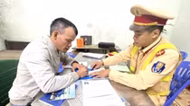 Xử phạt lái xe tải không nhường đường cho xe cứu thương