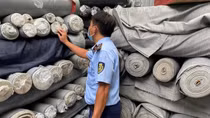 Thu giữ hơn 7 tấn vải nhập lậu