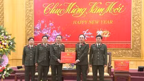 Thứ trưởng Trần Quốc Tỏ chúc Tết tại tỉnh Ninh Bình