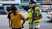 Tên cướp gây TNGT, bỏ mặc “vợ hờ” tại hiện trường rồi tháo chạy