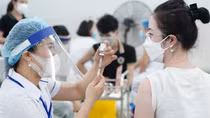 Bộ Y tế “thúc” các tỉnh tháng 11 bảo đảm bao phủ vaccine cho người dân